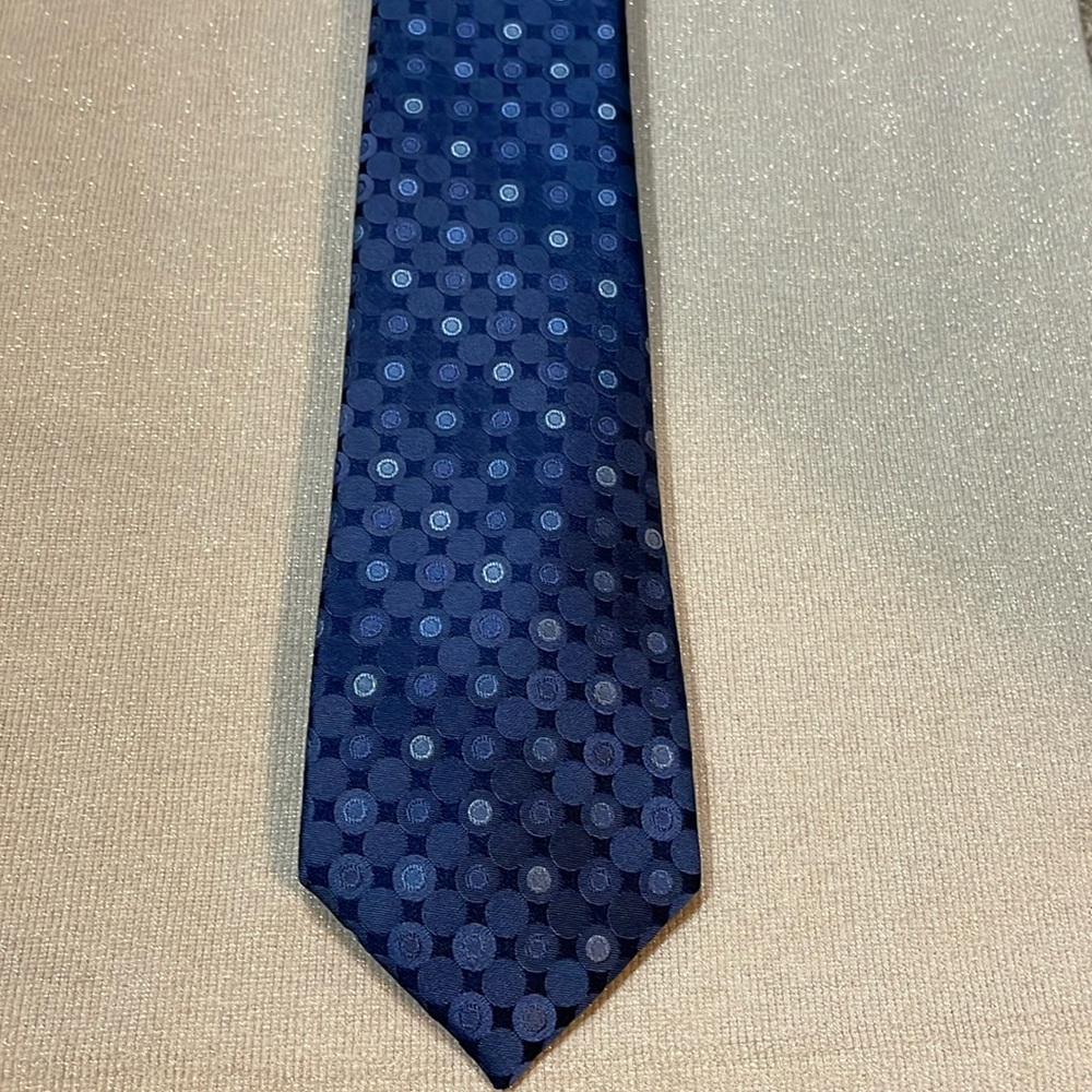 KENNETH COLE REACTION NAVY SILK TIE